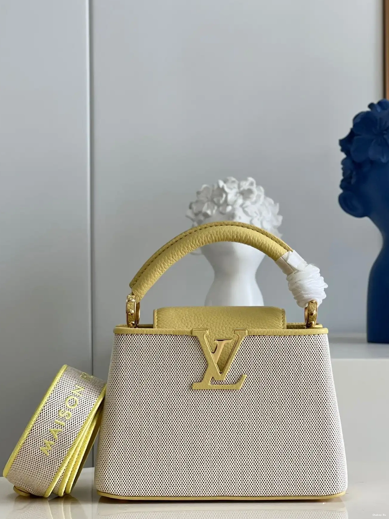 LOUIS MINI VUITTON CAPUCINES 0619
